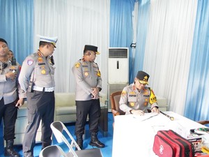 Kapolda Metro Cek Stasiun Gambir, Pastikan Keamanan di Masa Libur Nataru