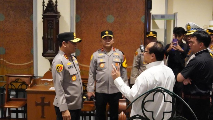 Kapolda Metro Cek Pengamanan di Katedral dan Immanuel, Pastikan Natal Aman