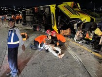 Penampakan Bus PO Cahaya Trans Terguling di Tol Semarang Tewaskan 15 Orang