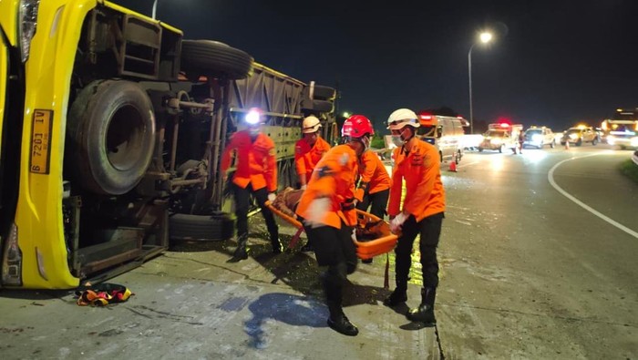Bus Kecelakaan di Exit Tol Krapyak Semarang, 15 Orang Tewas