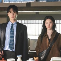 8 Potret Kim Seon Ho-Go Yoon Jung, Cinlok di Can This Love Be Translated