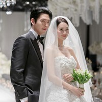 Gaya Kim Woo Bin-Shin Min Ah Bersanding di Pelaminan, Gaunnya Rp 476 Juta