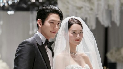 7 Pasangan Artis Korea yang Cinlok Hingga Menikah, Terbaru Kim Woo Bin