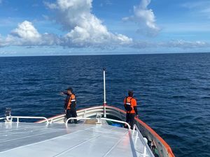 Penumpang KM Aksar Saputra Diduga Lompat ke Laut Minahasa Utara