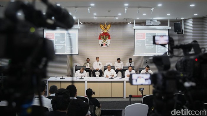 Komisi Pemberantasan Korupsi mencatat capaian signifikan sepanjang 2025 dengan penetapan 118 tersangka kasus korupsi. Nilai pemulihan aset negara mencapai Rp1,53 triliun, tertinggi dalam lima tahun terakhir.