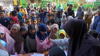 Program MBG selama liburan ini bertujuan menjaga asupan gizi anak sekolah, terutama bagi siswa yang sehari-harinya bergantung pada program makanan sekolah. Pemerintah daerah dan pihak sekolah menilai keberlanjutan program tersebut penting untuk mencegah risiko kekurangan gizi pada anak selama masa libur. ANTARA FOTO/Olha Mulalinda
