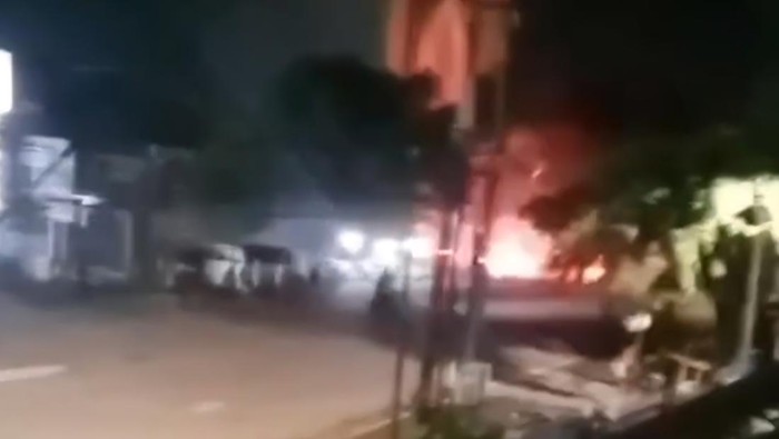 Bentrok Warga Pakai Busur-Petasan Pecah di Jalan Gunung Bawakaraeng Makassar