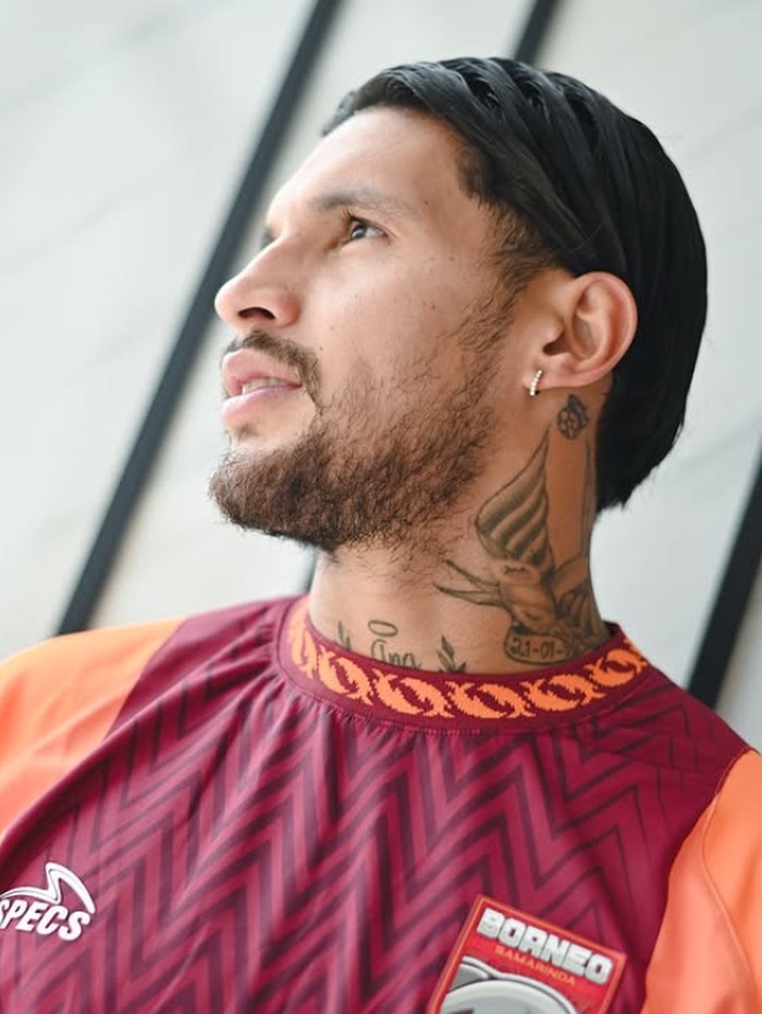 Menjelang paruh musim Super League 2025/2026, Borneo FC mulai bergerak aktif di bursa transfer. Bahkan sudah ada satu nama yang resmi bergabung yakni  Marcos Astina.