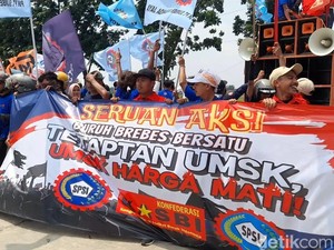Buruh Geruduk Pemkab Brebes Desak Penetapan Upah Minimum Sektoral