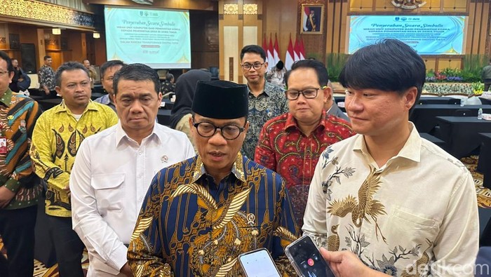 Ribuan PC Dihibahkan ke Desa Jatim, Mendes Dorong Percepatan Digitalisasi