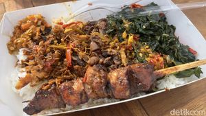 Mantap! Ada Nasi Bali hingga Sate Babi di Festival Kuliner Pinggir Pantai