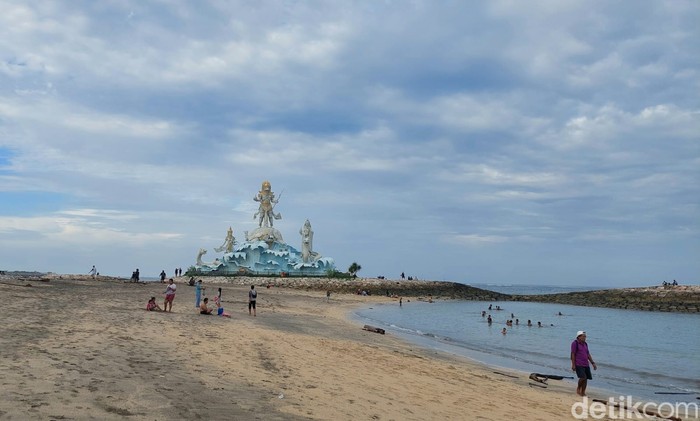 Pantai Jerman di Bali