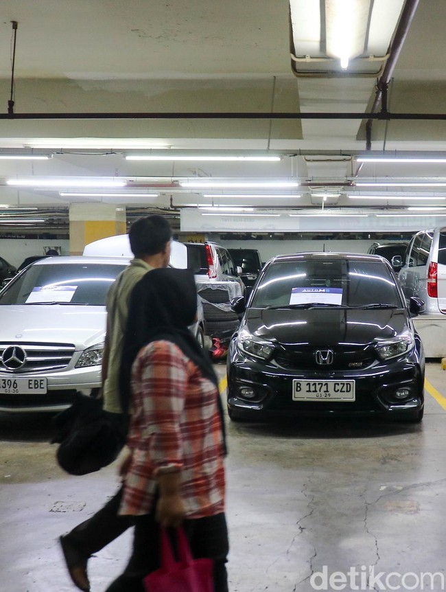 Pasar Mobil Bekas Blok M Tak Bergairah di Pengujung Tahun