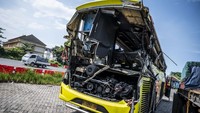 Penampakan Bus Ringsek Usai Kecelakaan yang Tewaskan 16 Penumpang di Tol Muktiharjo