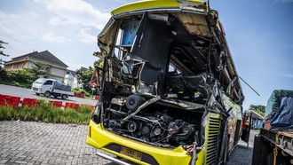 Penampakan Bus Ringsek Usai Kecelakaan yang Tewaskan 16 Penumpang di Tol Muktiharjo
