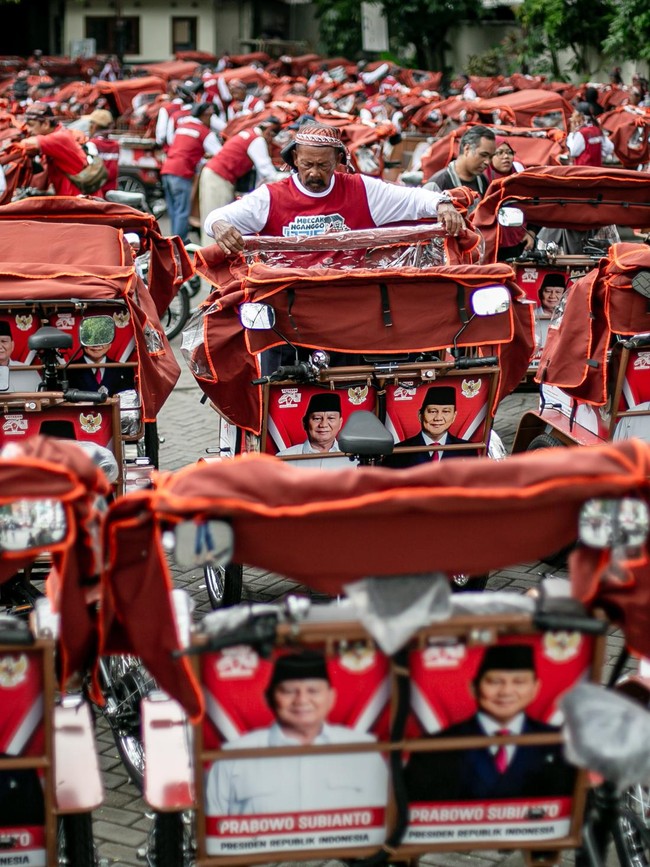 Pemkot Solo Salurkan 200 Becak Listrik untuk Penarik Becak
