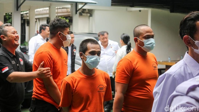 Direktorat Reserse Narkoba Polda Metro Jaya mengungkap sebanyak 1.517 perkara tindak pidana narkoba sepanjang periode penindakan yang dipaparkan di Mapolda Metro Jaya, Jakarta, Senin (22/12/2025). Dari pengungkapan tersebut, polisi menetapkan total 2.054 orang sebagai tersangka.