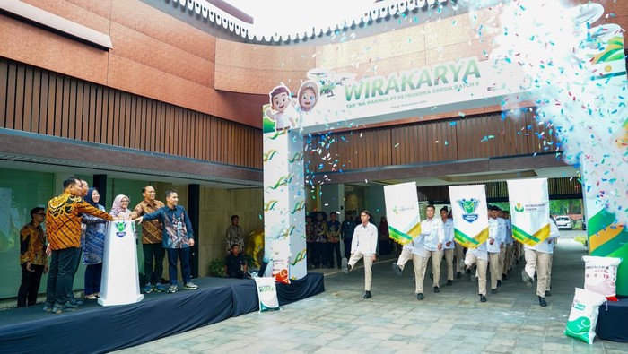 Regenerasi Petani Indonesia, Petrokimia Gresik Cetak 55 Agronom Muda