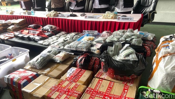 Polda Metro Ungkap Pelaku Paling Banyak Simpan Narkoba di Kompartemen Mobil