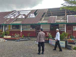 Angin Puting Beliung Terjang Sibulue Bone, 4 Rumah-1 Sekolah Rusak