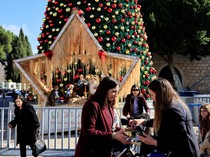 Sentuhan Kurma dan Cokelat Warnai Natal di Betlehem