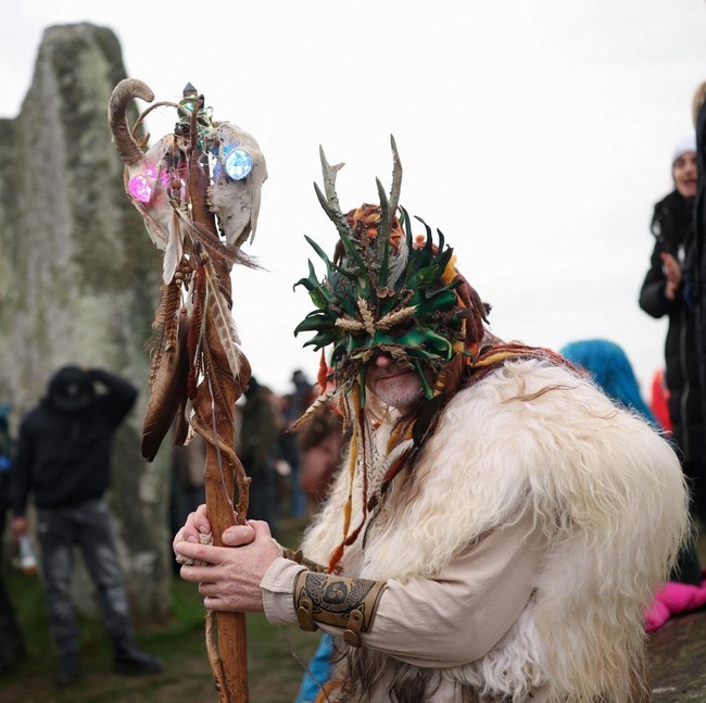 Tradisi Menyambut Cahaya di Hari Terpendek Tahun Ini