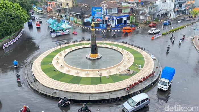 Wajah Baru Tugu Lampus Gentur Cianjur