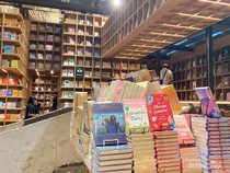 Labirin-labirin Ini Ternyata Toko Buku di Kuala Lumpur