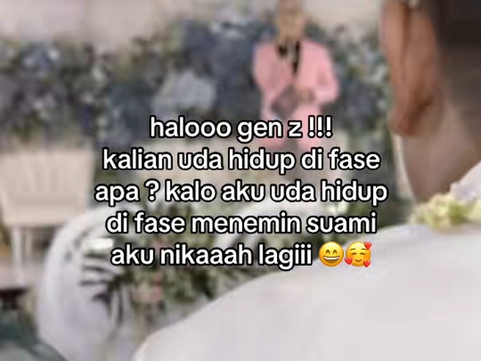 Wanita dari gen z ini mengunggah video saat datang ke acara pernikahan suaminya, ia memberikan izin suaminya untuk menikah lagi. Postingan tersebut langsung viral di media sosial.