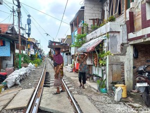 Fotokopi KTP Bukti Cinta Yummiyeh untuk Suami yang Temani Jualan Satai