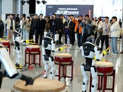 China Luncurkan Platform Sewa Robot Pertama, Siap Ekspansi ke 200 Kota