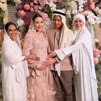 Beda Gaya Maia Estianty & Mulan Jameela, Calon Nenek di Pengajian Al-Alyssa