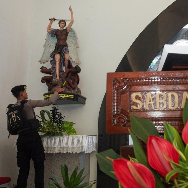 Amankan Ibadah Natal, Gereja di Surabaya Disterilisasi