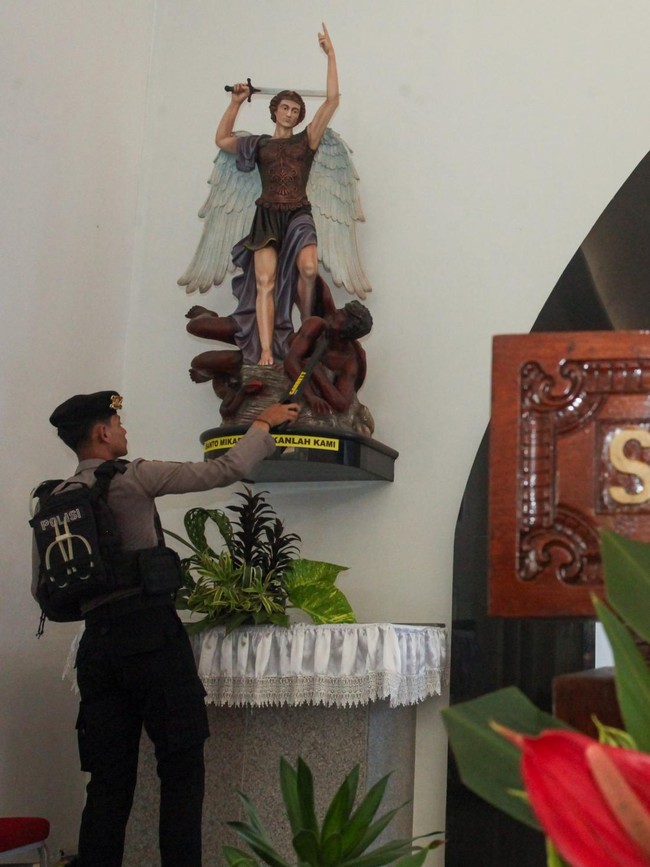 Amankan Ibadah Natal, Gereja di Surabaya Disterilisasi