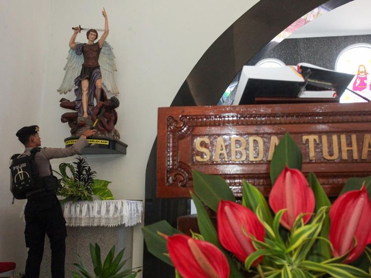 Amankan Ibadah Natal, Gereja di Surabaya Disterilisasi