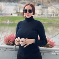 “Alhamdulillah for 2025. For every test that turned into testimony. Bismillah for 2026,” tulisnya di caption foto. Foto: Instagram/@aurakasih