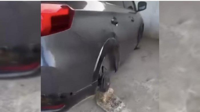 4 Ban Mobil-Vleg Milik IRT di Palembang yang Parkir di Depan Rukonya Dicuri OTK