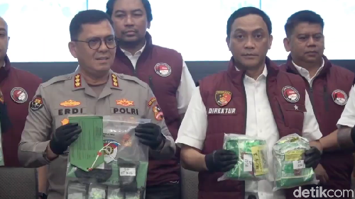 Bareskrim Polri menggelar barang bukti narkoba yang akan diedarkan di DWP.