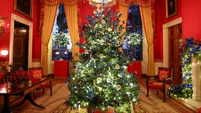 Asal Usul Dekorasi Natal yang Identik dengan Warna Merah dan Hijau