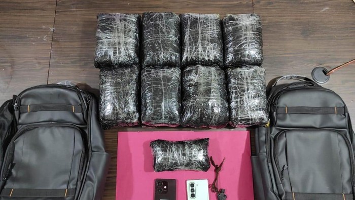 Polda Riau Bongkar Peredaran Ekstasi Rp 14 M di Dumai