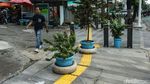 Duh! Trotoar Baru Tebet Dibajak PKL dan Parkir Liar