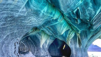 Gua marmer di Patagonia, Chili. Foto: via Bored Panda