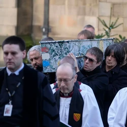 Peti Gary Mani Mounfeld Cover Album The Stone Roses