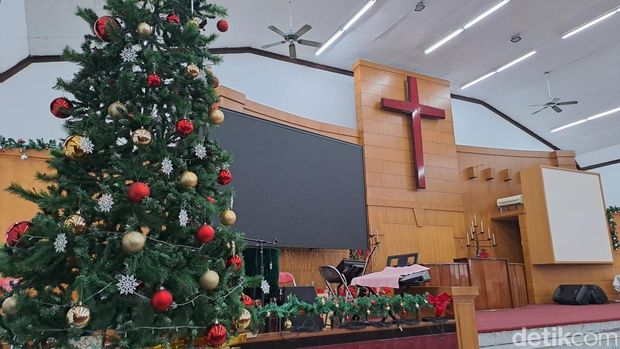 Gereja Kristus Tuhan Nazareth Surabaya.