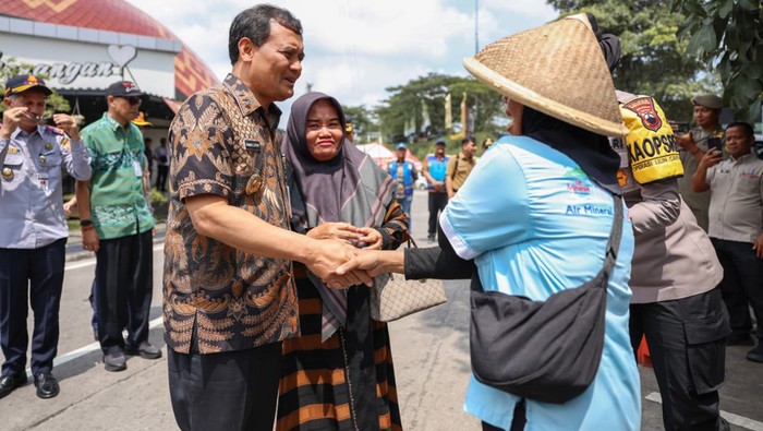 Gubernur Luthfi Cek Rest Area Tol Pastikan Pelayanan Prima Sambut Nataru