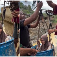 Viral! Ibu di Aceh Tengah Seberangi Sungai Pakai Drum Demi Membeli Beras