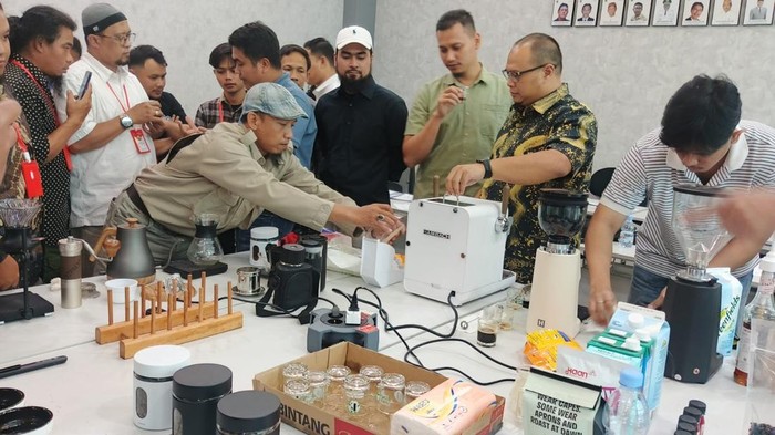 Kala Eks Napiter di Jabar belajar menjadi barista
