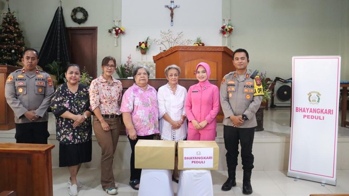 Kapolres Gianyar Sambangi Gereja-Pospam Ops Lilin Agung, Pastikan Nataru Aman