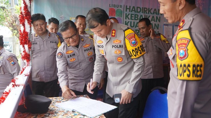 Kapolres Probolinggo Kota Tinjau Pospam dan Pos Terpadu Jelang Nataru