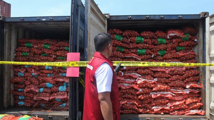 Penyelundupan Bawang Bombay Ilegal 72 Ton Digagalkan di Tanjung Perak
